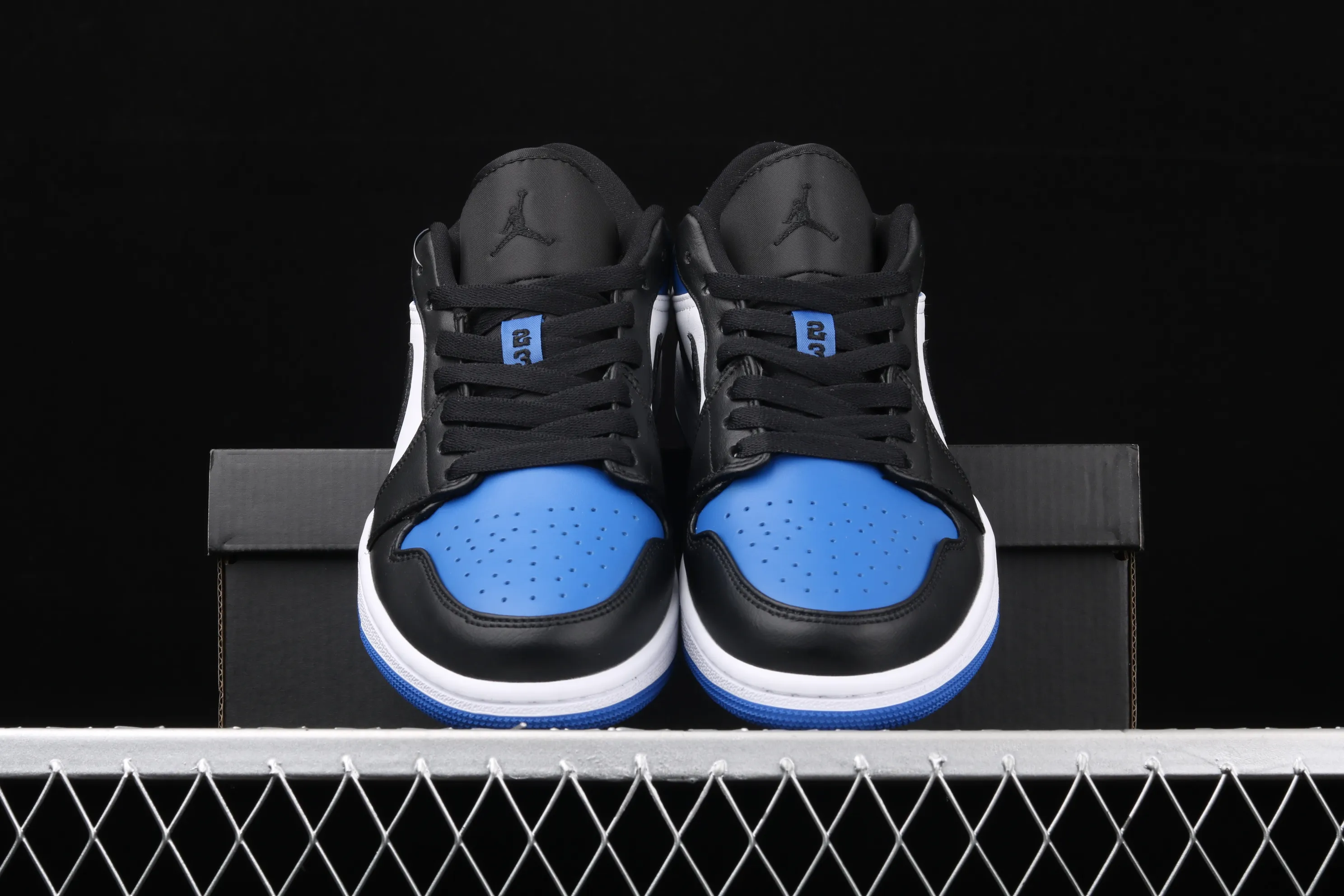 All Categories Air Jordan Jordan Series Basketball Shoes Air Jordan 1 Low New Version Air Jordan 1 Low AJ1 Joe 1 Low Top Leather Cultural and Leisure Sports Shoes CQ9446-400